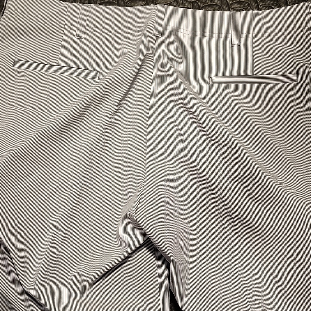 Men's Cool Right Striped Flat Front Shorts Size 38 - Picture 6 of 6